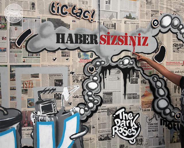 Detail: Tic Tac... HaberSizsiniz... by DoggieDoe and Motus - The Dark Roses - Meeting of Allstars 2014 (MOAS2014) Barbaros Parkı, Beşiktaş, Istanbul, Turkey 7. September 2014